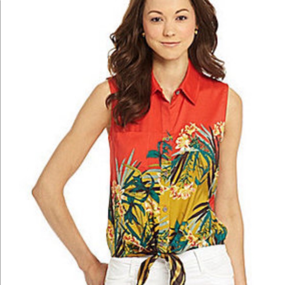 NWT Vince Camuto | Hawaiian Print Tie Front Blouse